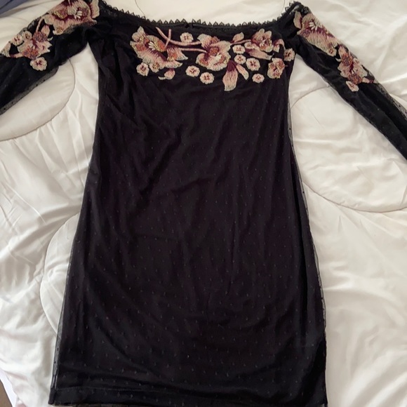 Guess off shoulder sheer fully lined dress - Picture 1 of 2